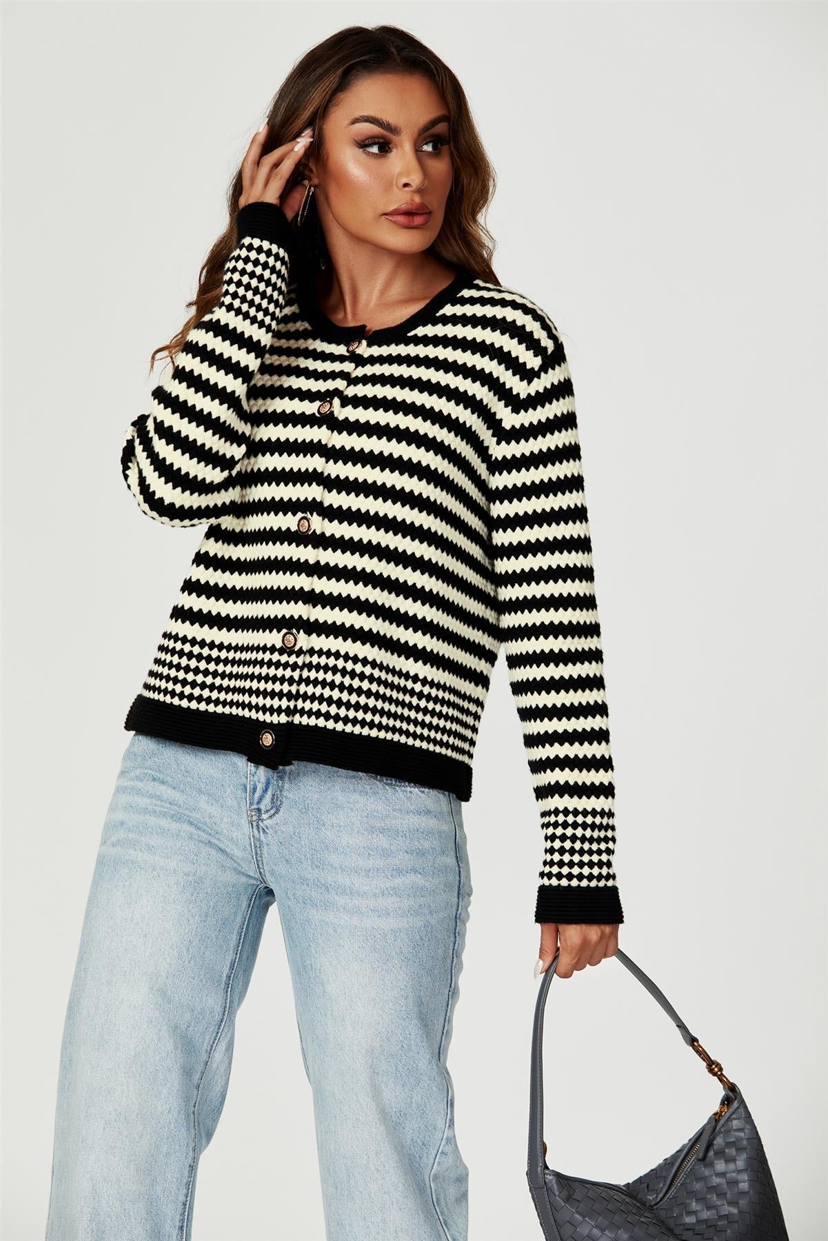 Cardigan tricotat cu model geometric în negru