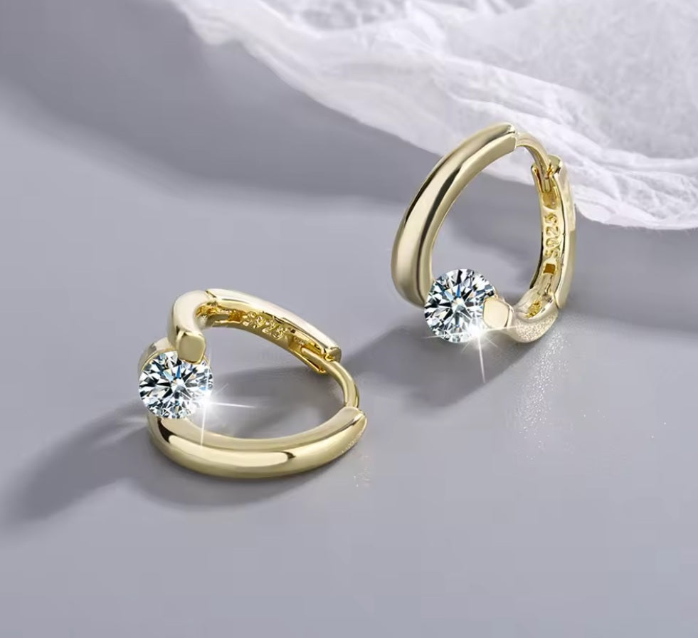 Cercei din argint 925, cercei rotunzi cu o piatră de cristal transparentă