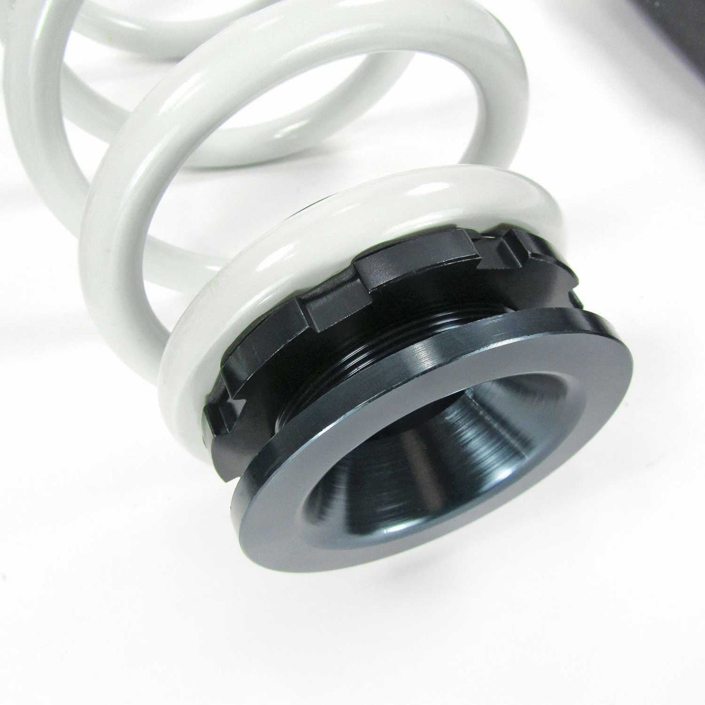 NJT eXtrem Gewindefahrwerk für Audi A3 8P Quattro 2.0T/ 2.0TDi/ DSG/ 3.2 2003-12