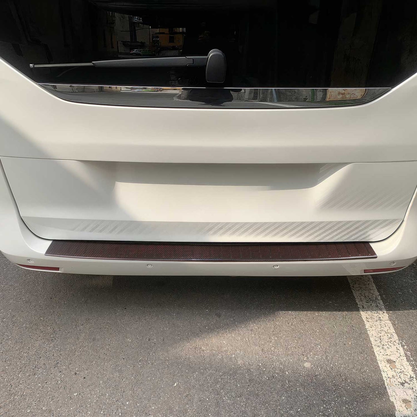 Protecție prag de încărcare pentru Mercedes Vito W447 2014-2025, fibră de carbon, roșie
