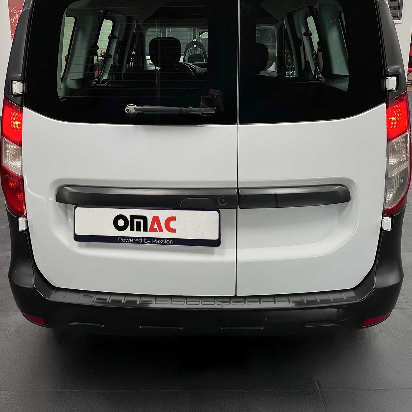 Ladekantenschutz Stoßstangenschutz für Renault Express 2021-2024 Chrom Dunkel