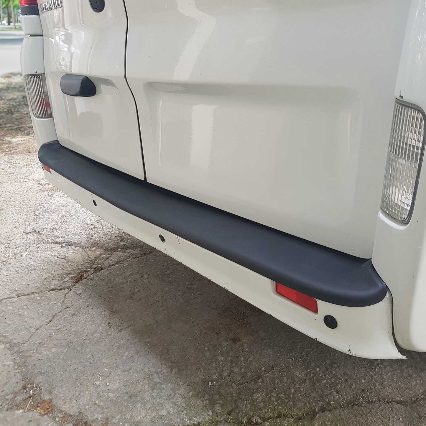 Ladekantenschutz für Renault Trafic 2014-2023 Stoßstangenschutz Matt Schwarz ABS