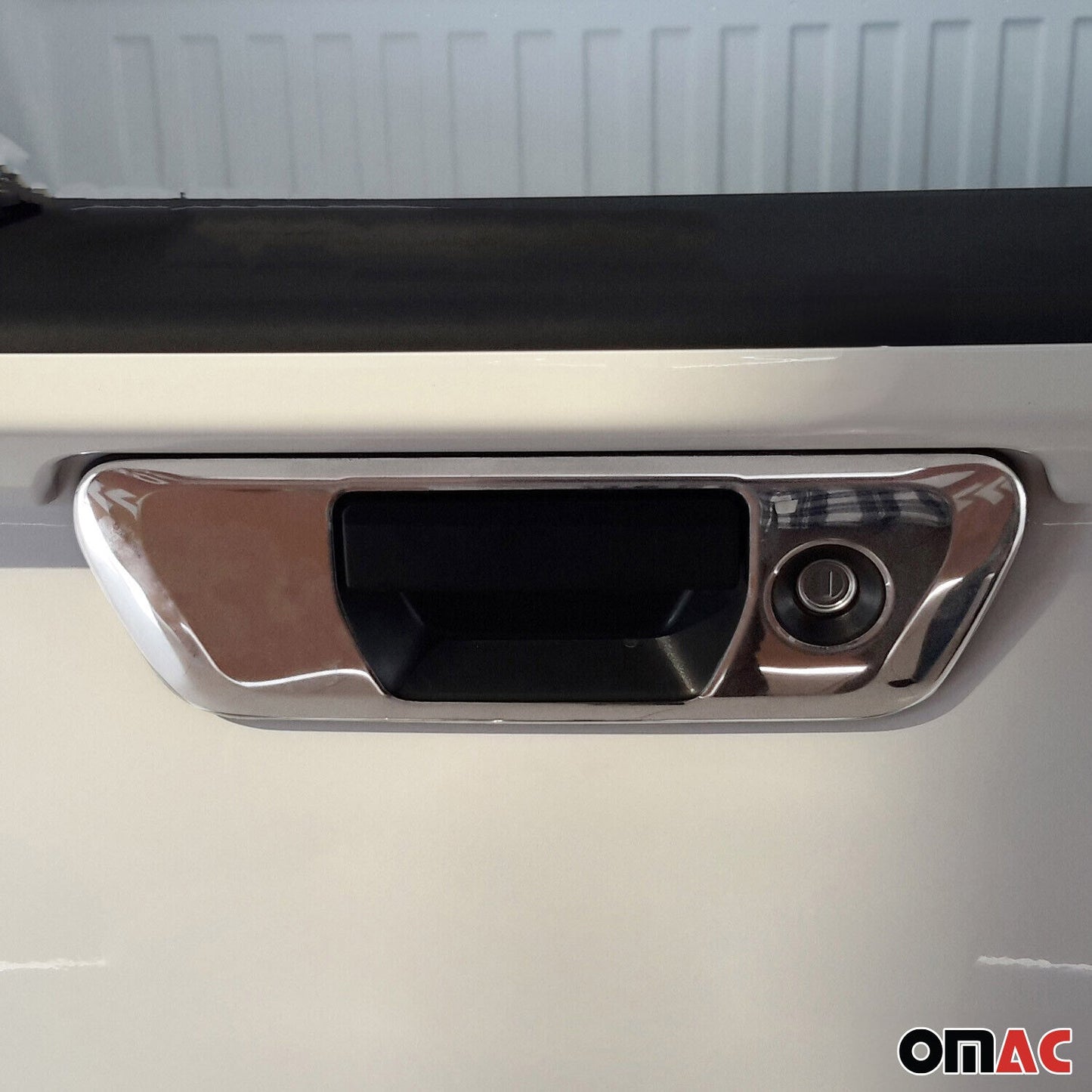 Bandă decorativă portbagaj/hayon pentru Nissan Navara 2016-2020, oțel inoxidabil cromat