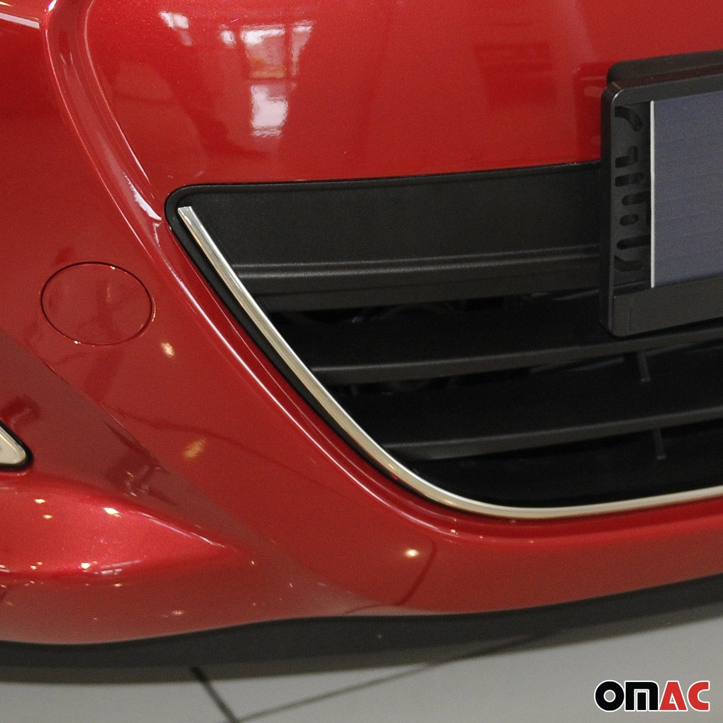 Benzi decorative grilă auto pentru Hyundai i20 facelift 2012-2014, crom-argintiu