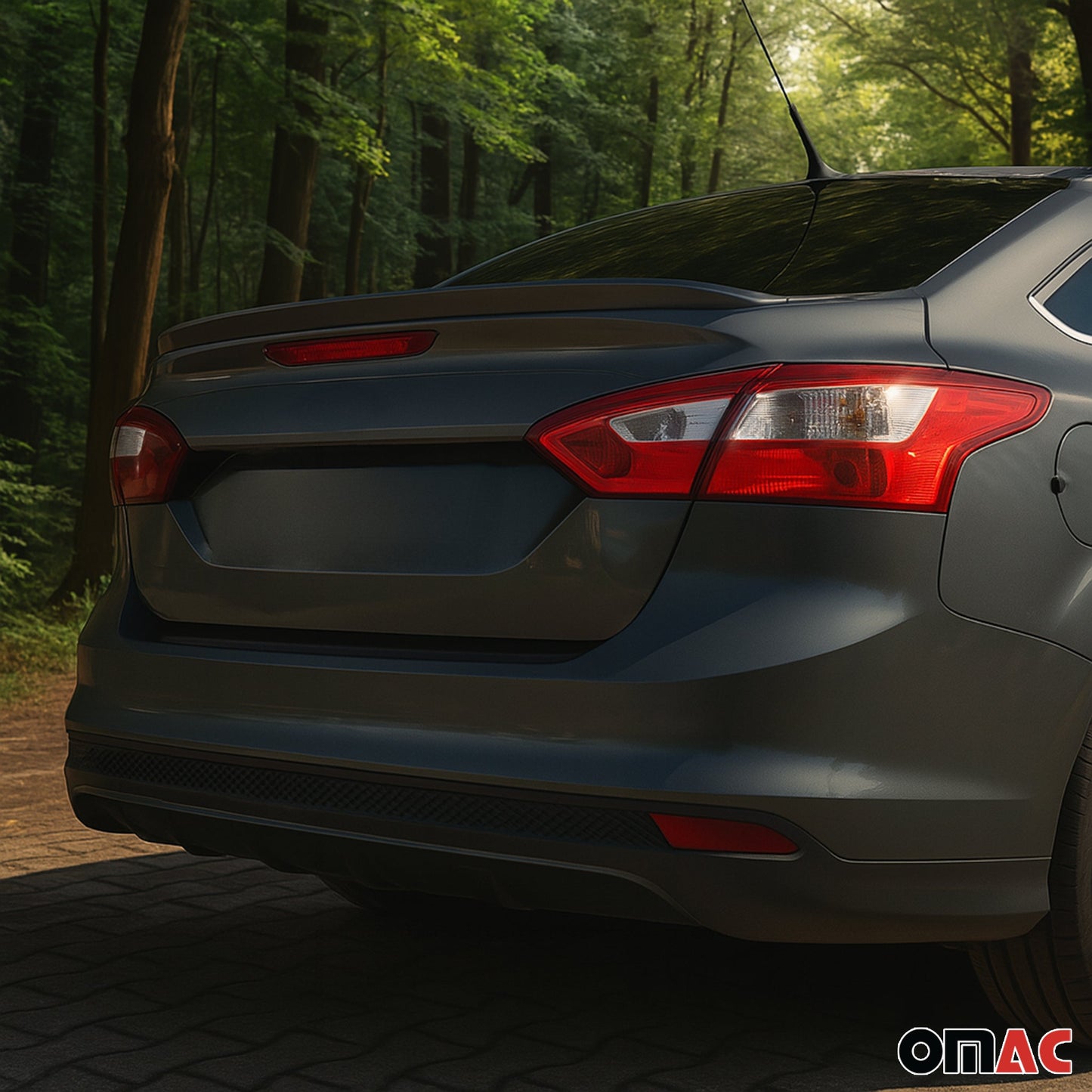 Eleron spate, eleron plafon, eleron pentru Ford Focus III 2011-2015 sedan, amorsat